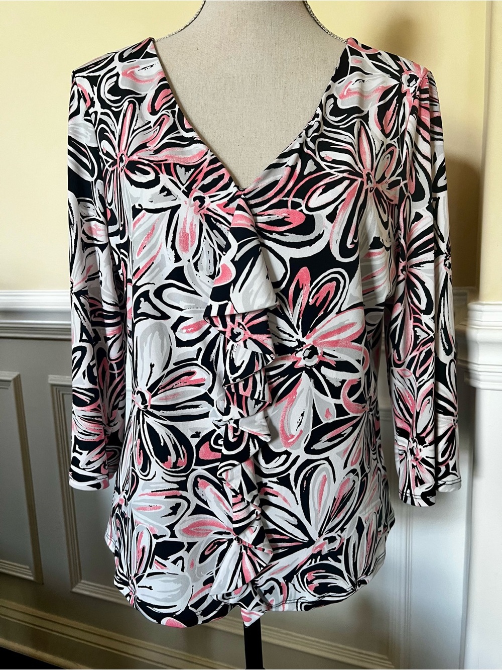 Abstract, Floral Ruffle V-Neck, 3/4 Sleeve Top in Black, White & Pink